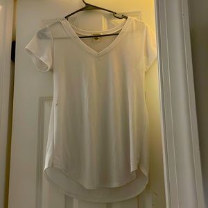 White casual tee size small